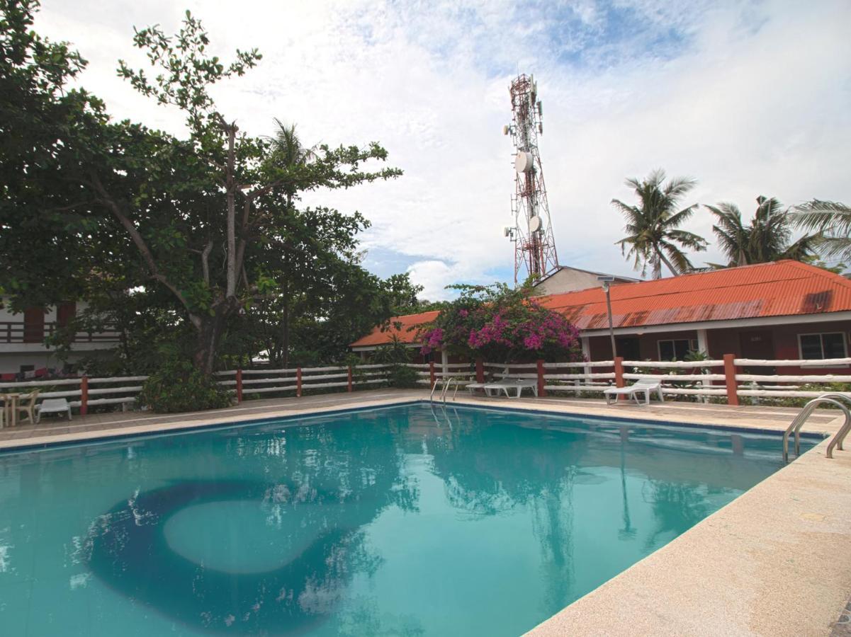 Oyo 853 Malapascua Beach And Dive Resort Buitenkant foto