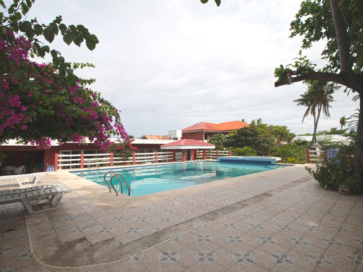 Oyo 853 Malapascua Beach And Dive Resort Buitenkant foto